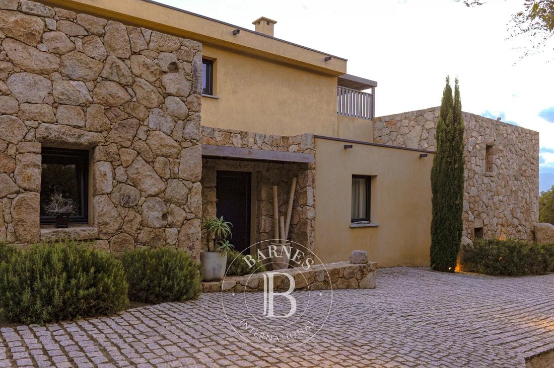 Villa in Zonza, Corsica, France 2 - 12952595