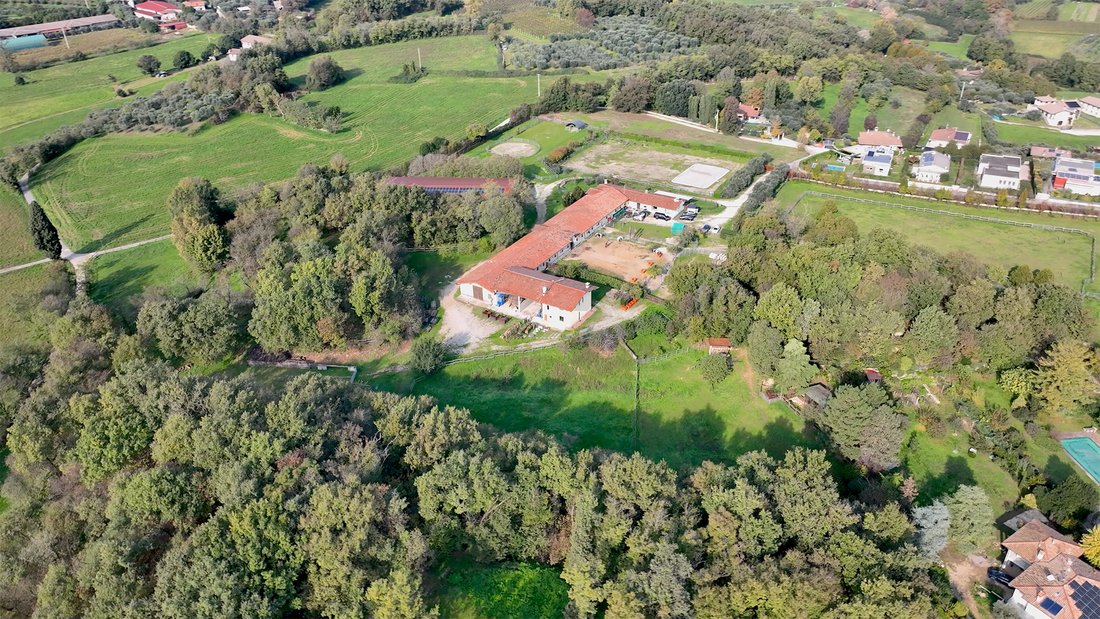 Corps de ferme à Soiano del Lago, Lombardie, Italie 1 - 15534365