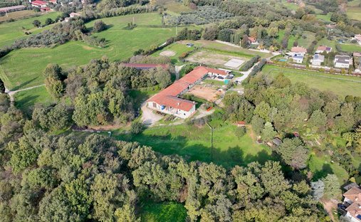 Corps de ferme à Soiano del Lago, Lombardie, Italie 1