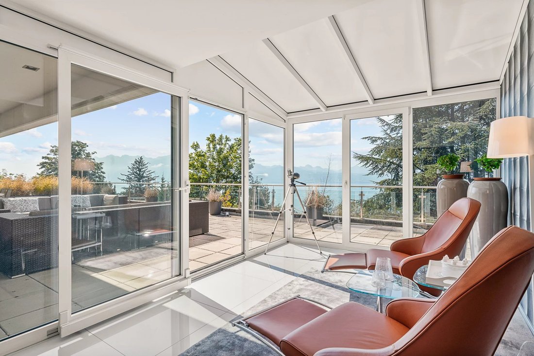 Curated visual reference: Visual Reference: Penthouse Duplex With Breathtaking Views Of Lake In Lutry Vaud