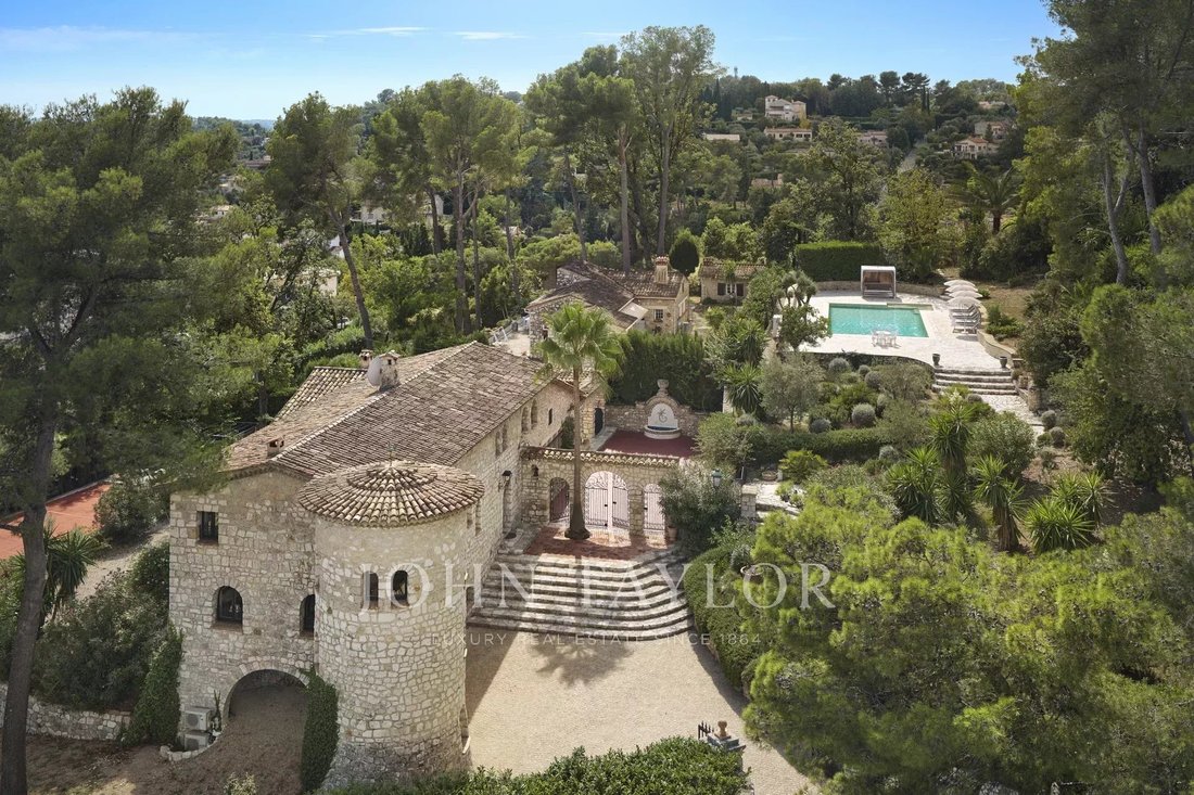 House in Le Rouret, Provence-Alpes-Côte d'Azur, France 1 - 14628881