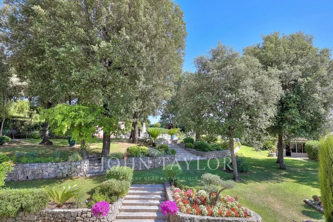 House in Village-Saint Julien-Saint Pierre, Biot, France 3 - 14335196