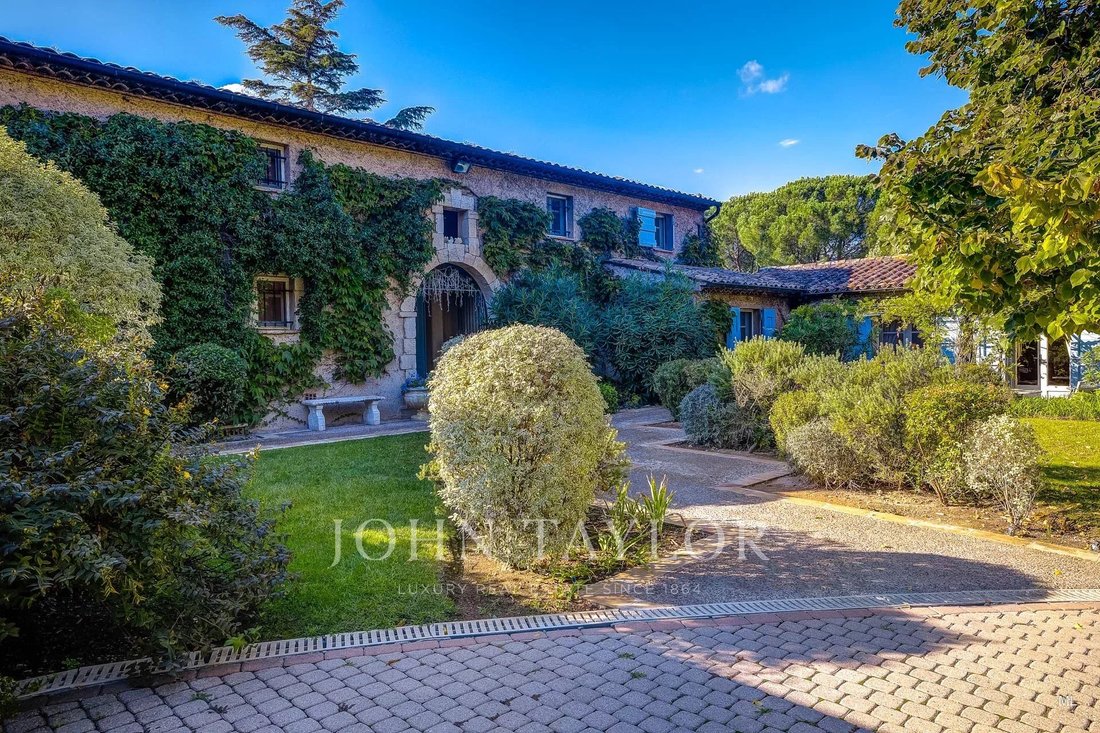 House in Châteauneuf-Grasse, Provence-Alpes-Côte d'Azur, France 3 - 14889450
