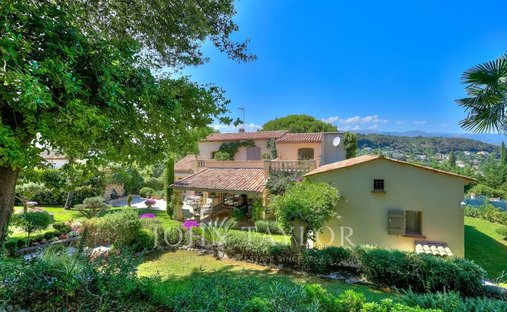 House in Village-Saint Julien-Saint Pierre, Biot, France 1