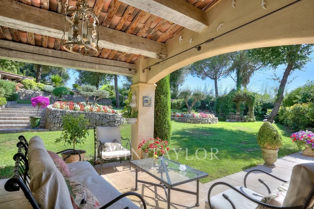 House in Village-Saint Julien-Saint Pierre, Biot, France 2 - 14335196