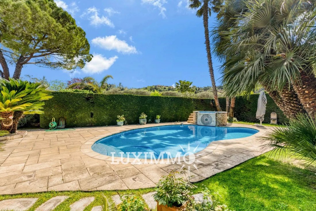 Villa in Mougins, Provence-Alpes-Côte d'Azur, France 2 - 15534972