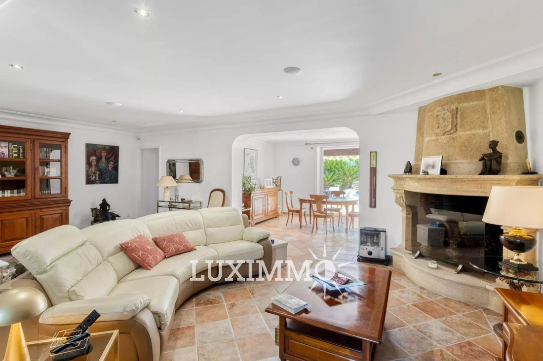 Villa in Mougins, Provence-Alpes-Côte d'Azur, France 3 - 15534972