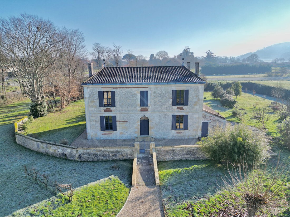 Villa in Sainte-Foy-la-Grande, Nouvelle-Aquitaine, France 2 - 15231339