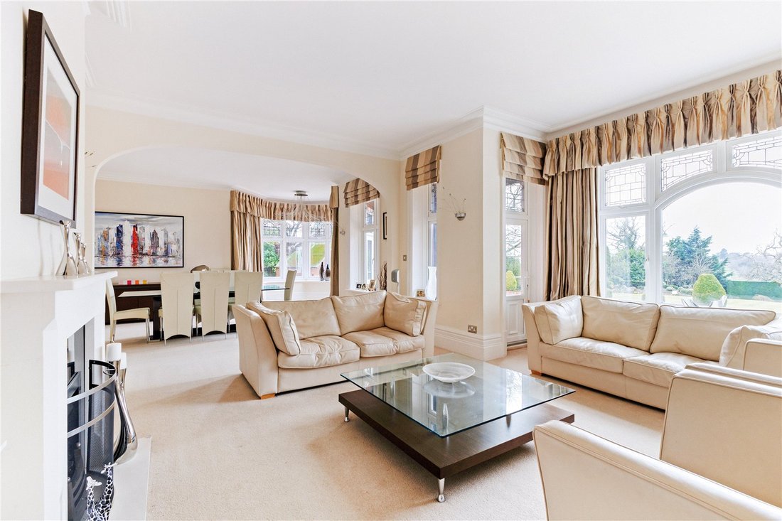 House in Croxley Green, England 2 - 15534828