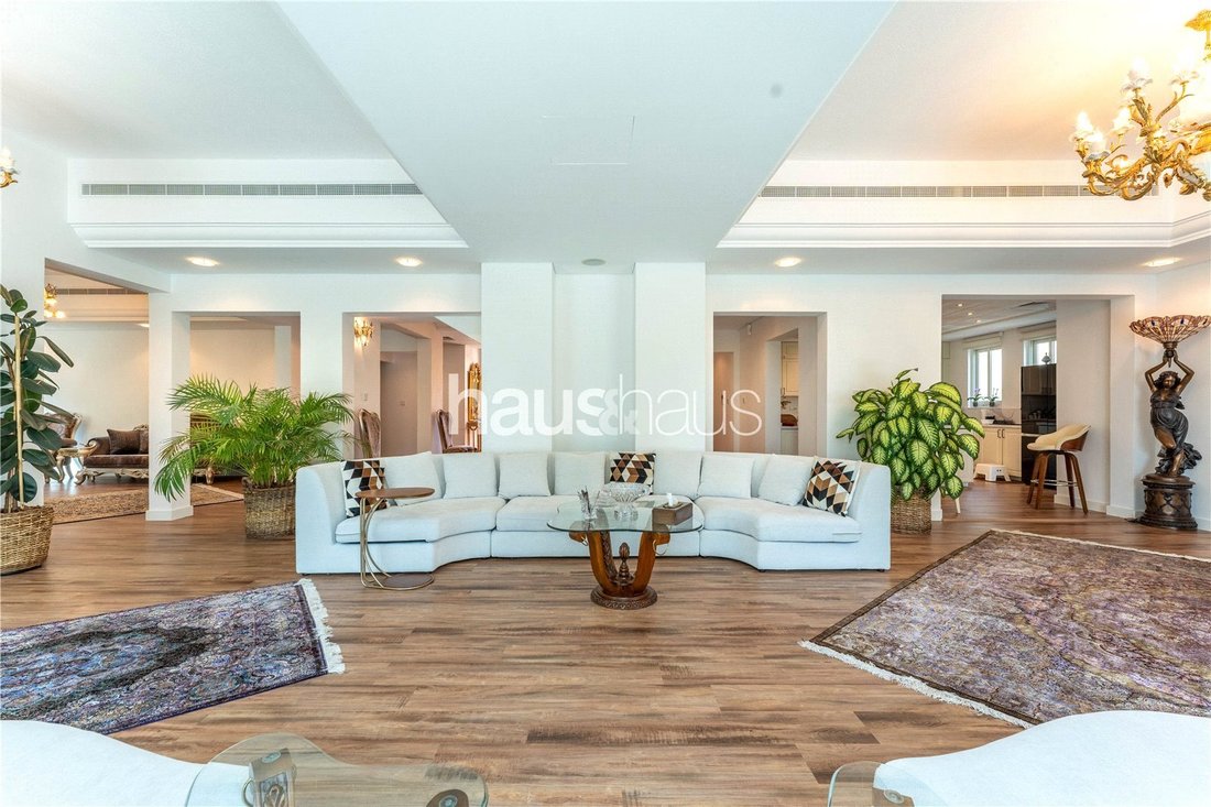 Villa in Dubai, Dubai, United Arab Emirates 4 - 15535140