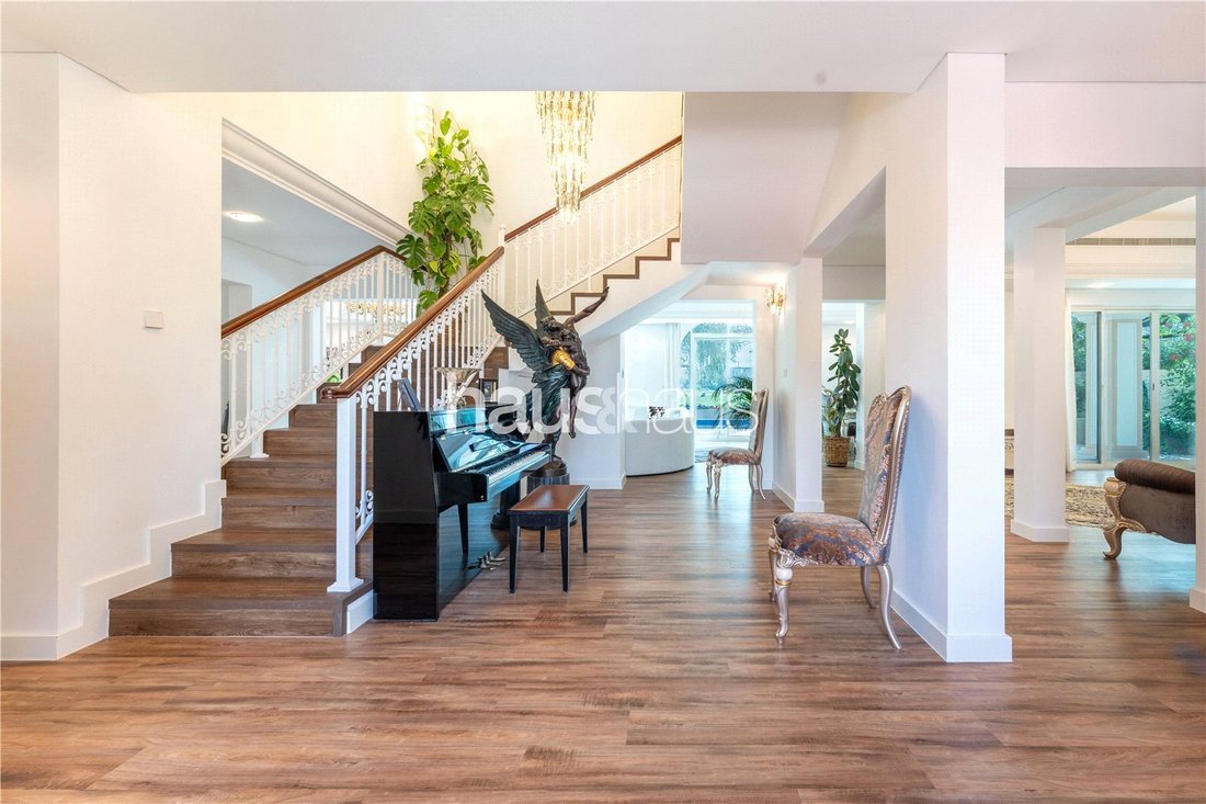 Villa in Dubai, Dubai, United Arab Emirates 2 - 15535140