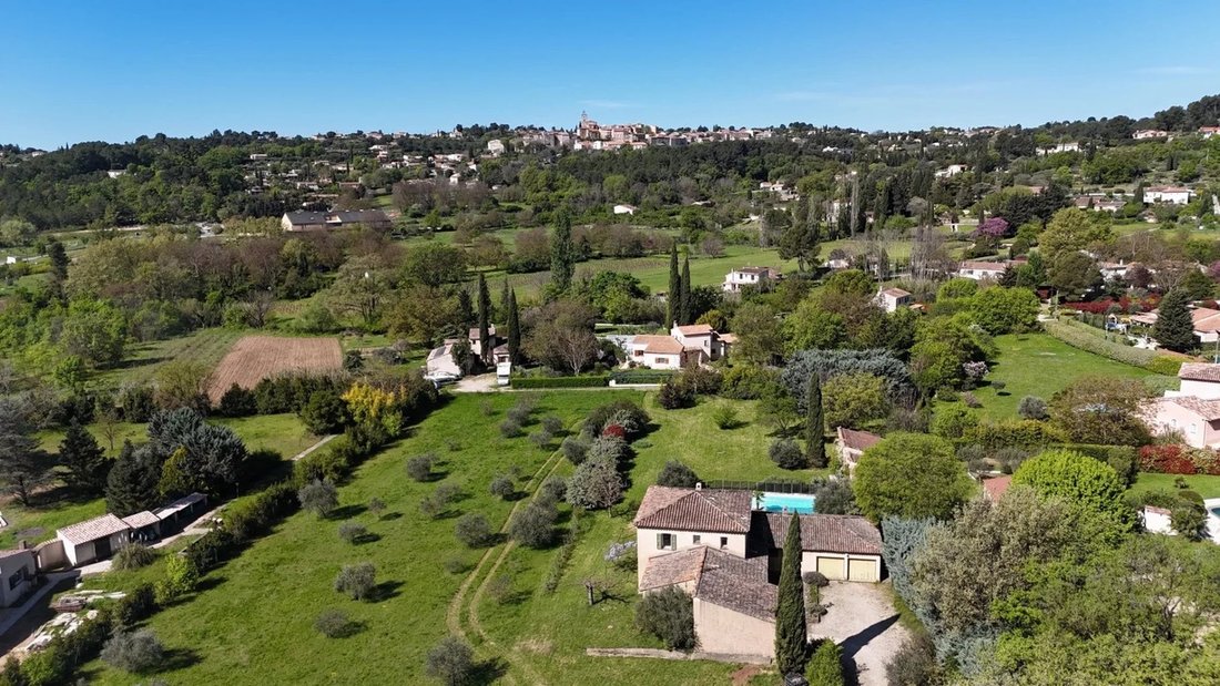 Villa in Flayosc, Provence-Alpes-Côte d'Azur, France 1 - 15536136