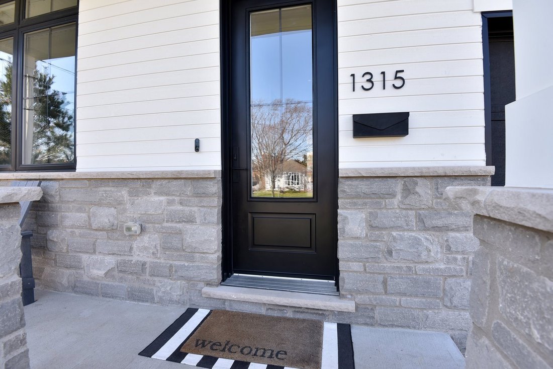 House in Burlington, Ontario, Canada 3 - 15537101