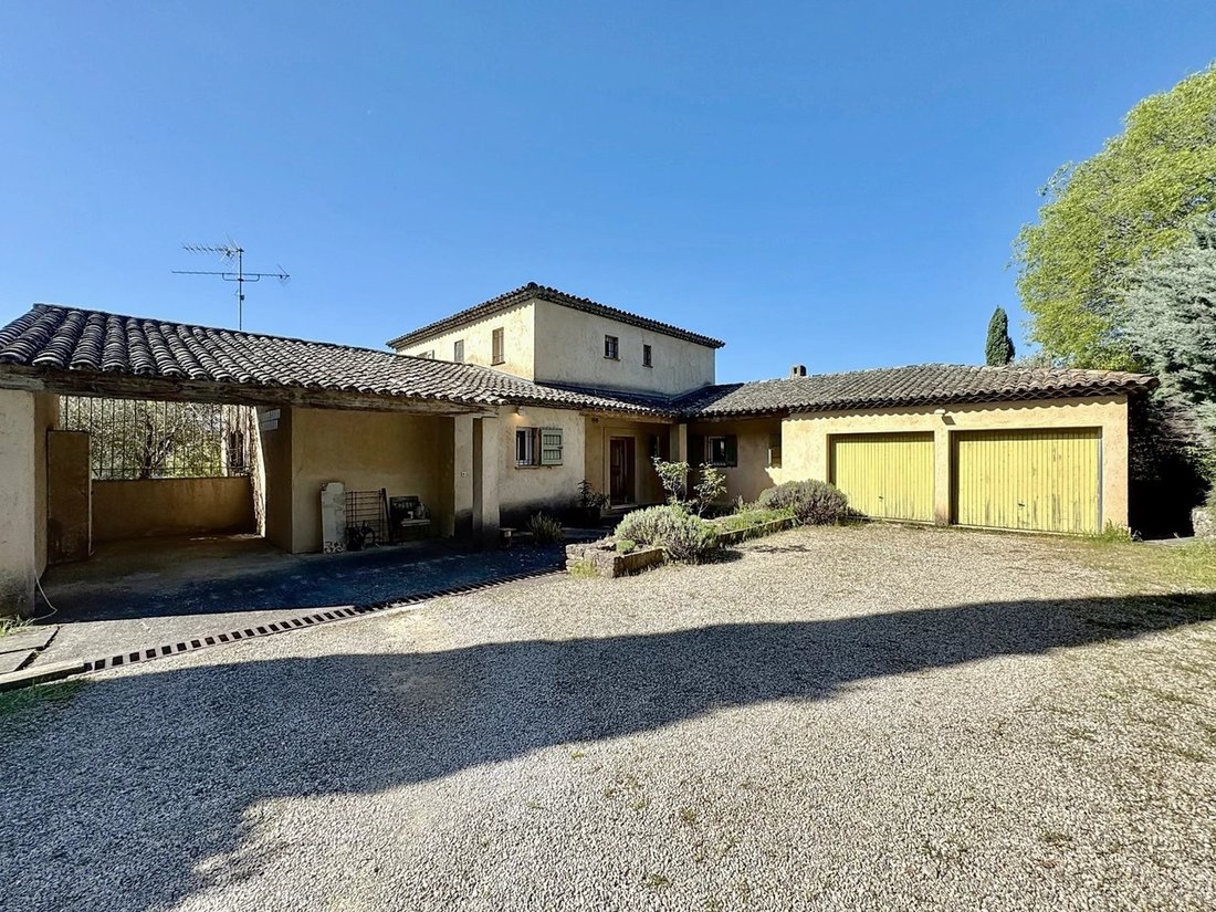 Villa in Flayosc, Provence-Alpes-Côte d'Azur, France 3 - 15536136
