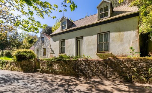 House in England 1