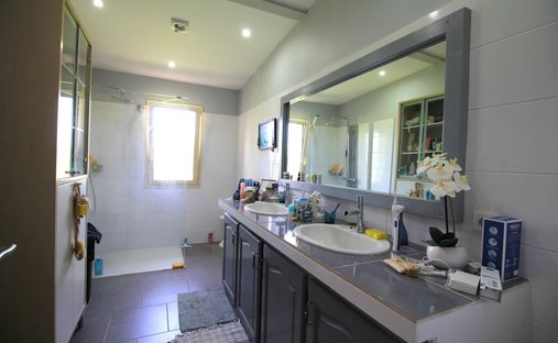 Castle for Sale in Prayssac, Occitanie, France