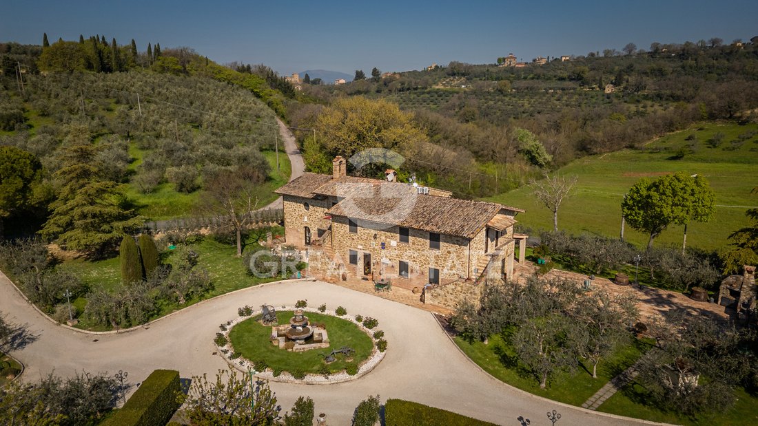 Estate in Assisi, Umbria, Italy 4 - 15538193