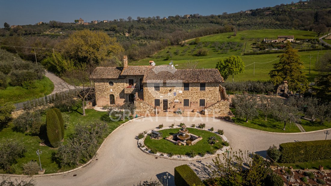 Estate in Assisi, Umbria, Italy 3 - 15538193