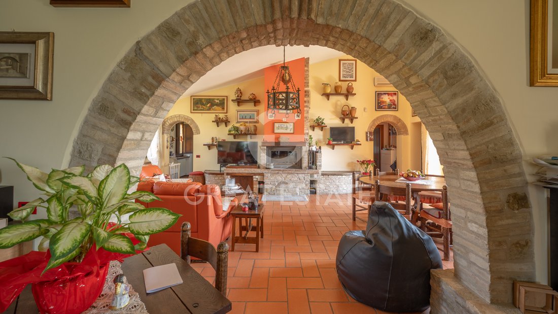 Estate in Assisi, Umbria, Italy 2 - 15538193