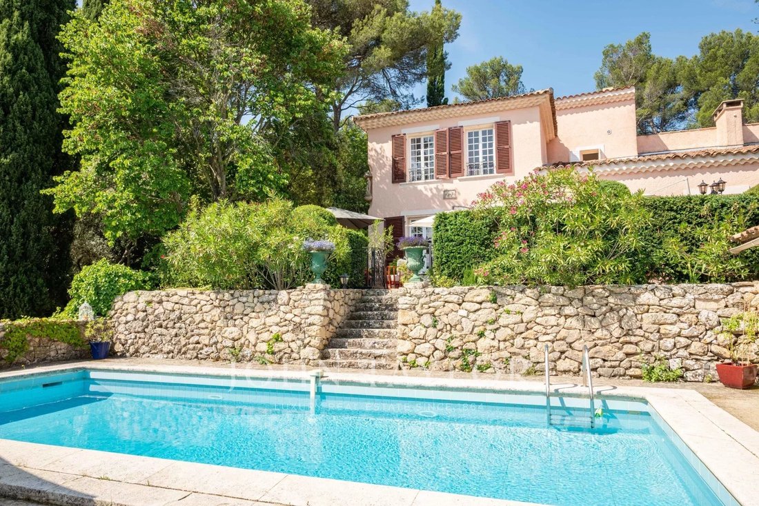 Country House in Est-Repentance-Les Trois Bons Dieux, Aix-en-Provence, France 1 - 12911006