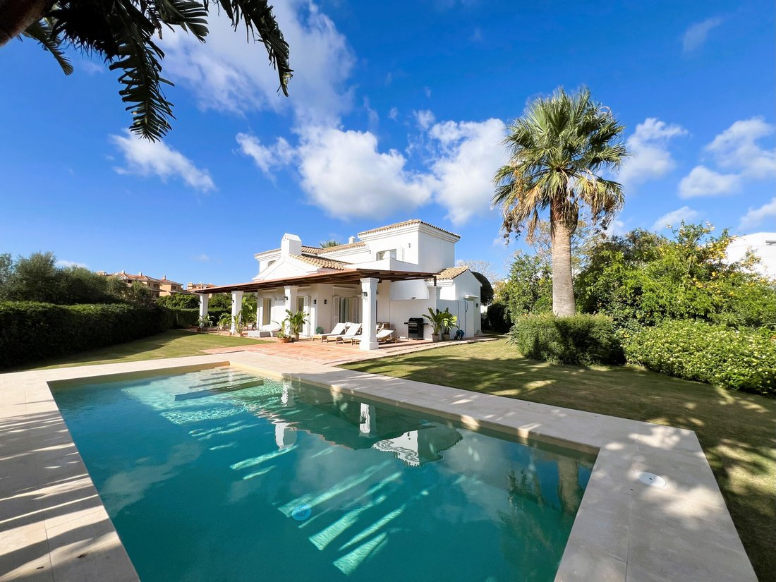 Villa in Sotogrande, San Roque, Andalusia 1 - 15539538