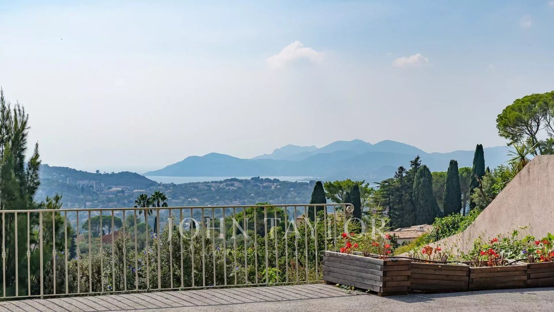 Villa in Mougins, Provence-Alpes-Côte d'Azur, France 2 - 14967182