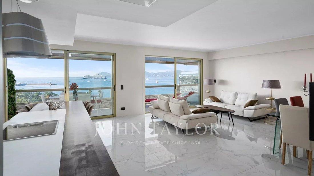 Apartment in Saint Nicolas, Cannes, France 4 - 14967273