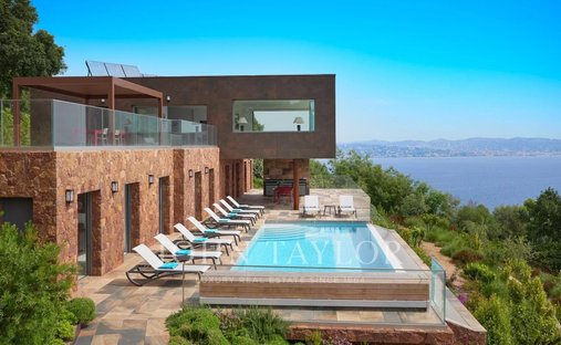 House in Théoule-sur-Mer, Provence-Alpes-Côte d'Azur, France 1