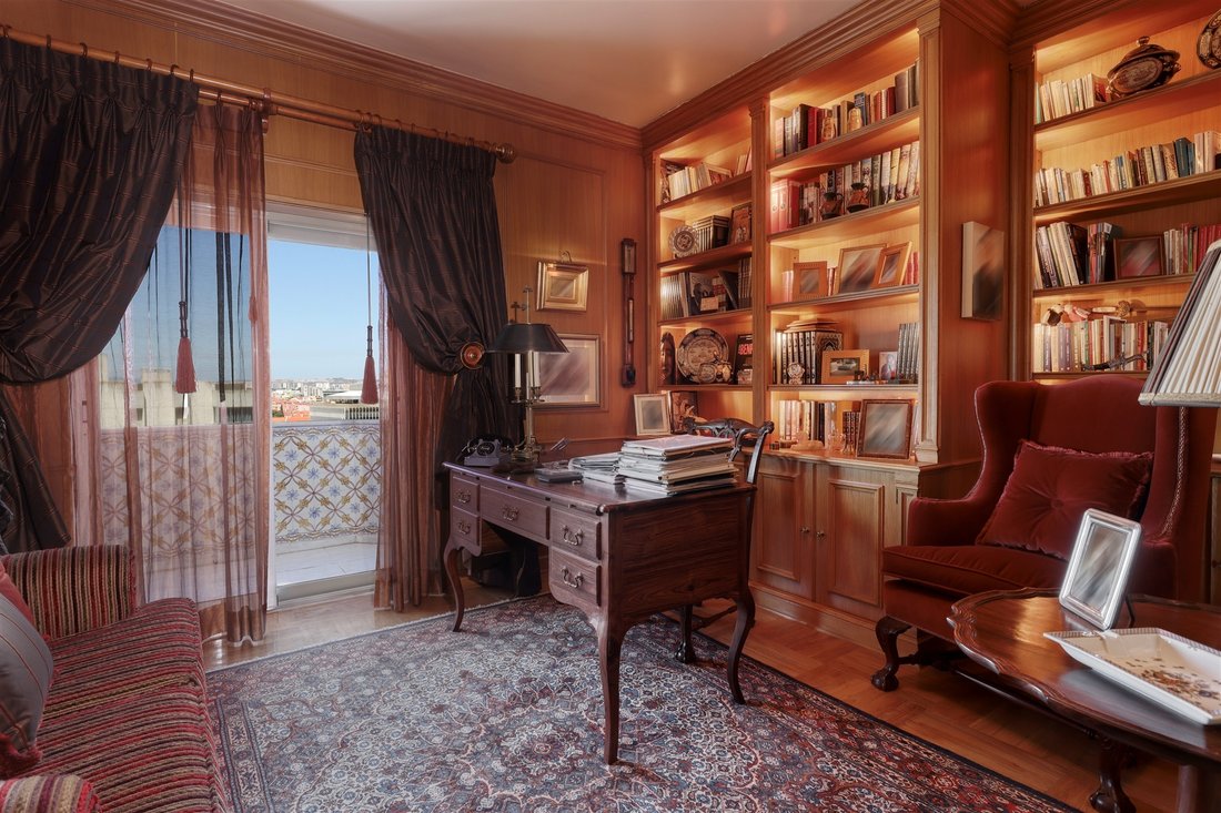 Apartment in Areeiro, Lisbon, Portugal 4 - 13046497