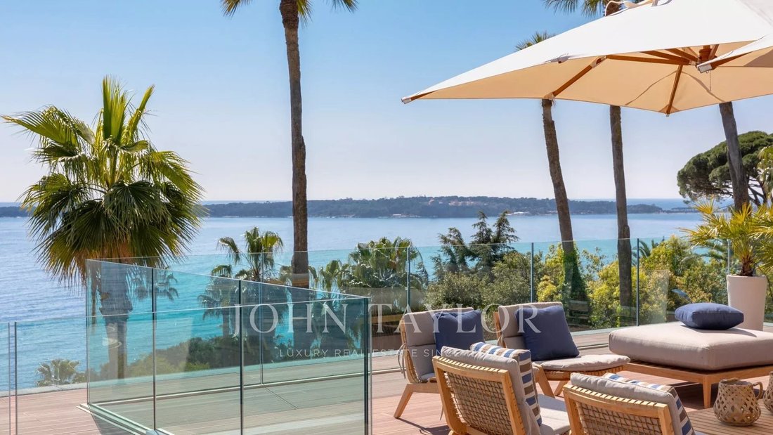 Villa in Cannes, Provence-Alpes-Côte d'Azur, France 2 - 14967439
