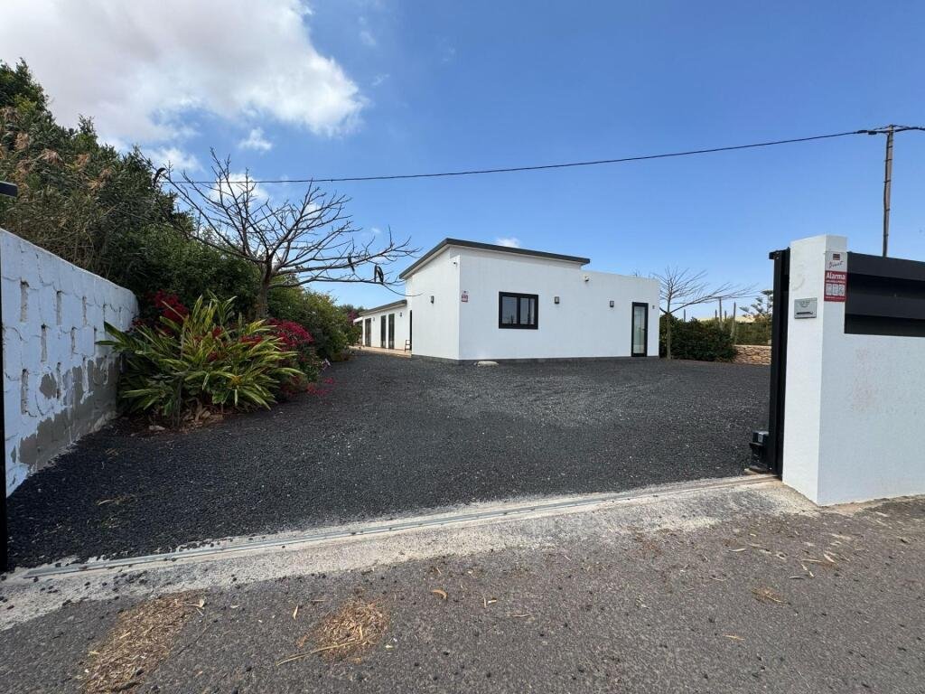 House in Puerto del Rosario, Canary Islands, Spain 2 - 15539413