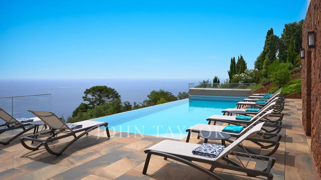 House in Théoule-sur-Mer, Provence-Alpes-Côte d'Azur, France 2 - 14967177