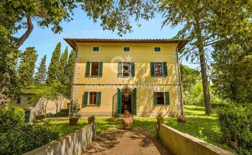 Villa in Castelfranco di Sotto, Tuscany, Italy 1