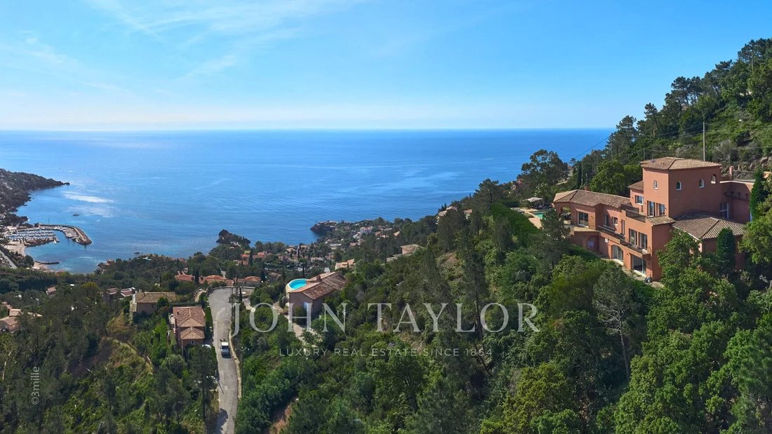Casa en Théoule-sur-Mer, Provenza-Alpes-Costa Azul, Francia 4 - 14967173