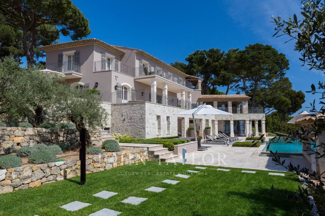 Villa in Cannes, Provence-Alpes-Côte d'Azur, France 3 - 14967435