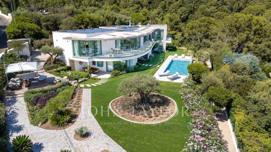 House in Cavalaire-sur-Mer, Provence-Alpes-Côte d'Azur, France 1 - 14722991