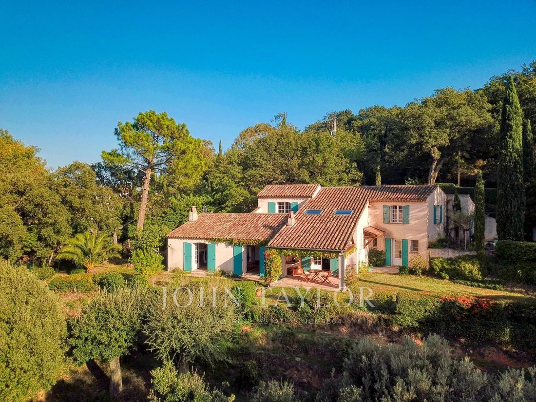 Villa in Grimaud, Provence-Alpes-Côte d'Azur, France 2 - 12580834