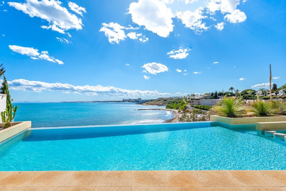 Villa in Cabo Roig, Orihuela, Valencian Community 2 - 15538314