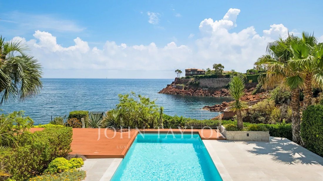 Estate in Théoule-sur-Mer, Provence-Alpes-Côte d'Azur, France 5 - 14967162