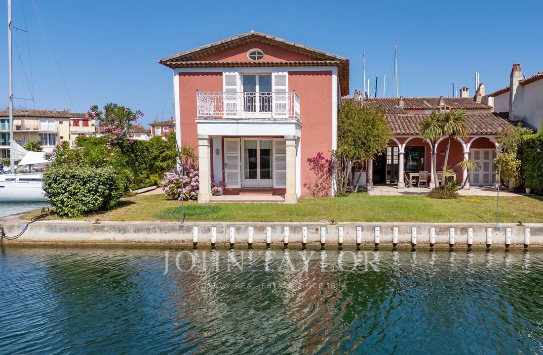 Villa in Grimaud, Provence-Alpes-Côte d'Azur, France 1 - 14567444