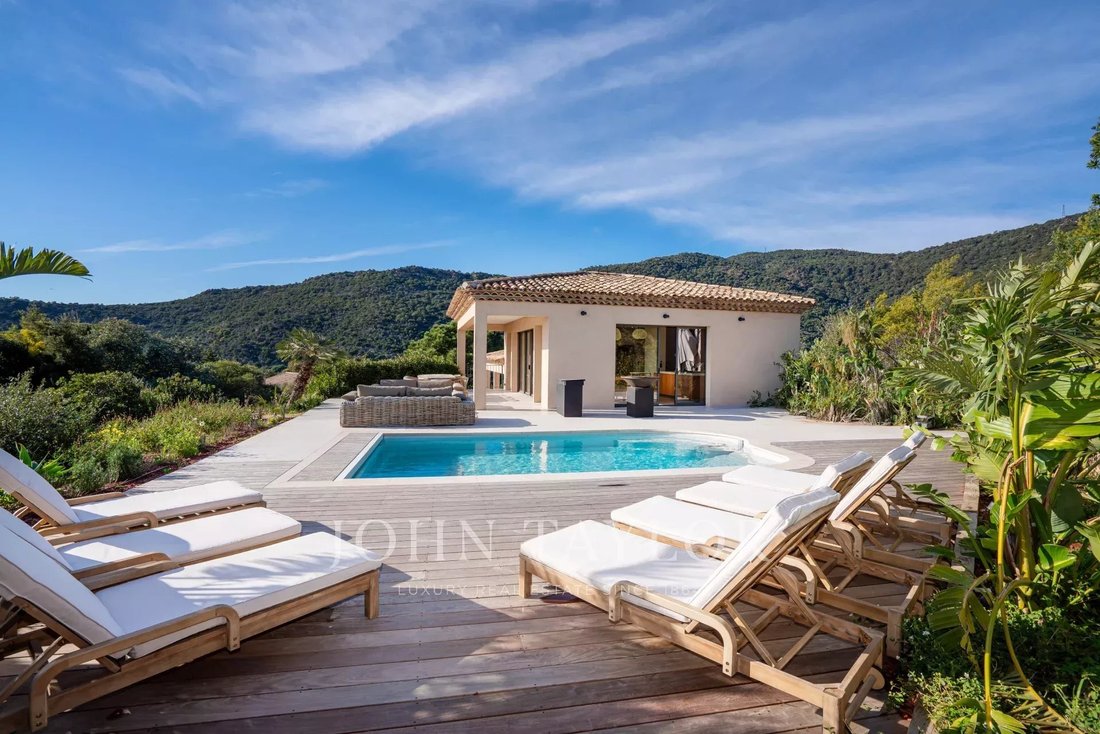 House in Rayol-Canadel-sur-Mer, Provence-Alpes-Côte d'Azur, France 3 - 15524381