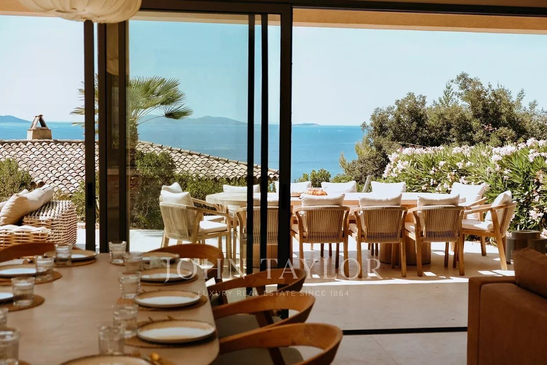Estate in Rayol-Canadel-sur-Mer, Provence-Alpes-Côte d'Azur, France 5 - 15524381