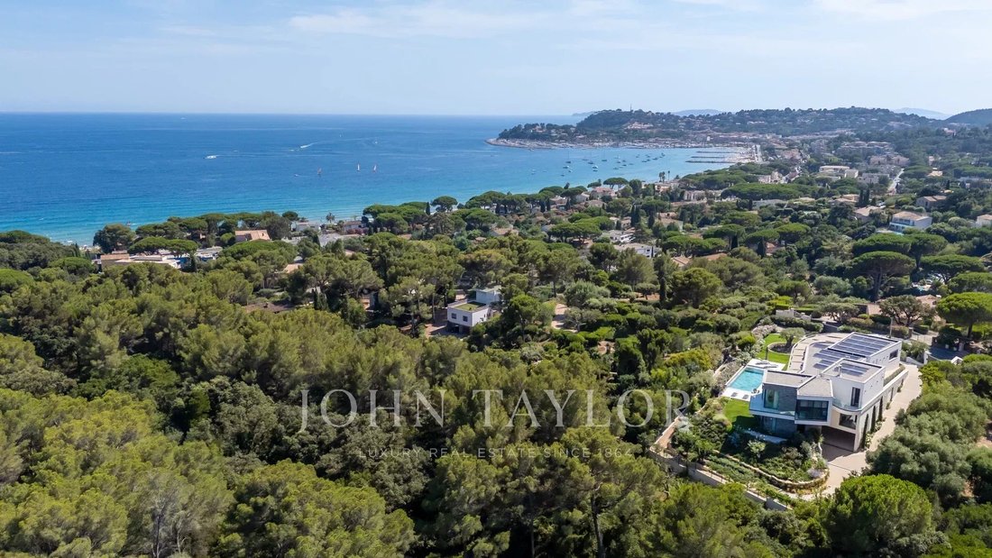 House in Cavalaire-sur-Mer, Provence-Alpes-Côte d'Azur, France 2 - 14722991