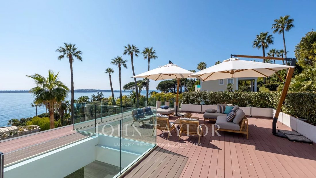 Villa in Cannes, Provence-Alpes-Côte d'Azur, France 3 - 14967439