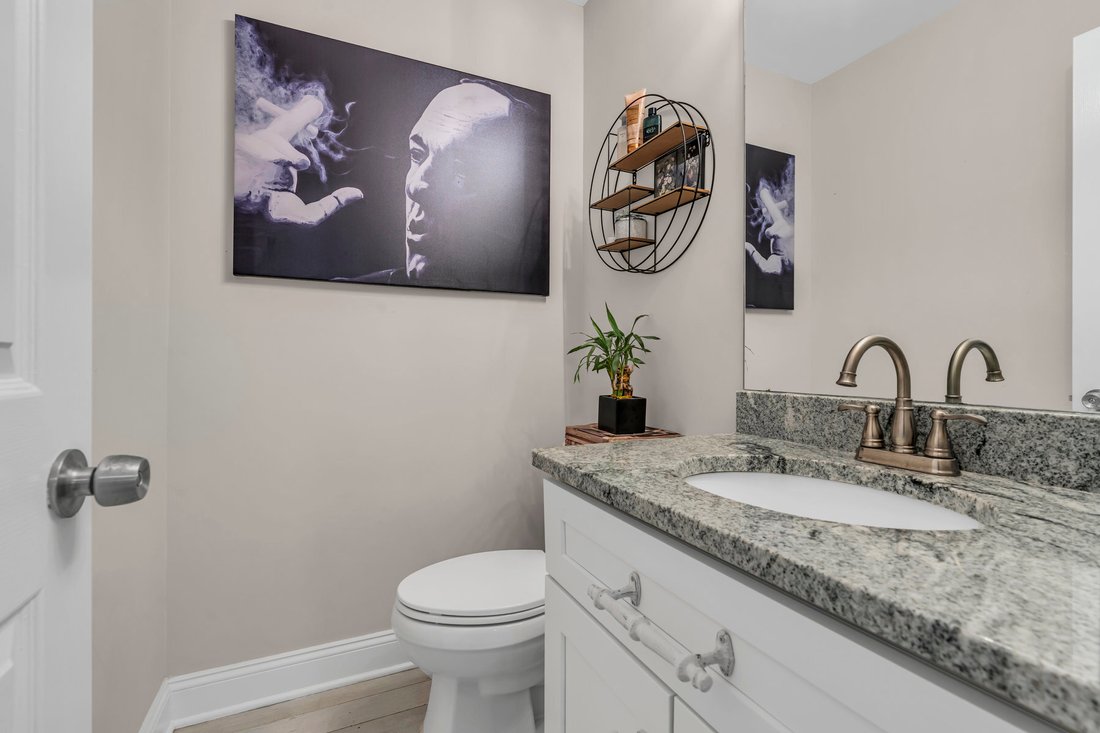 House in Manalapan Township, New Jersey, United States 4 - 15535297