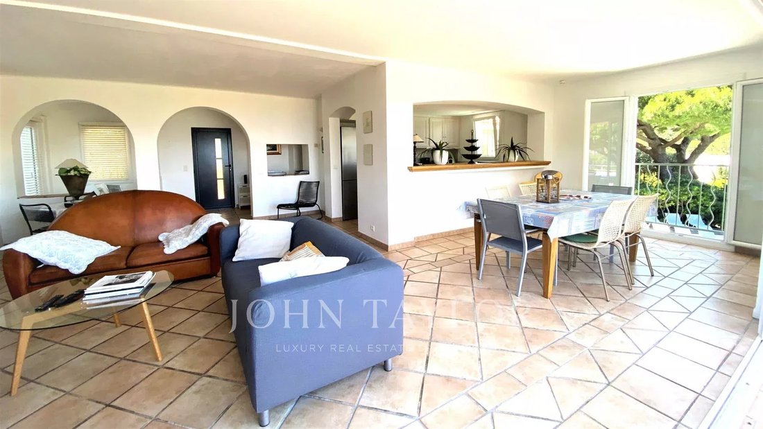 House in Sainte-Maxime, Provence-Alpes-Côte d'Azur, France 4 - 12995366