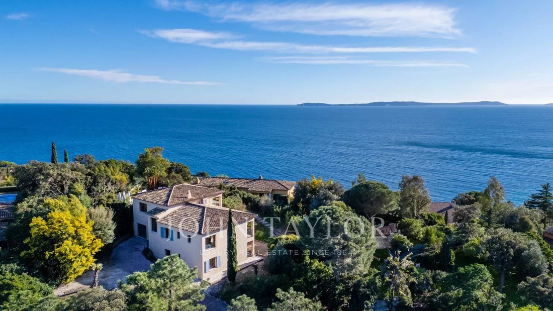 House in Rayol-Canadel-sur-Mer, Provence-Alpes-Côte d'Azur, France 1 - 15524381