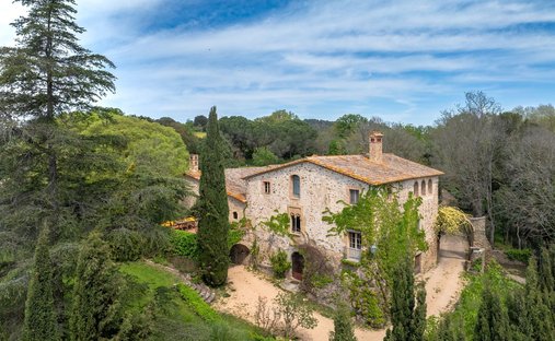Maisons de campagne à La Bisbal d'Empordà, Catalogne, Espagne 1