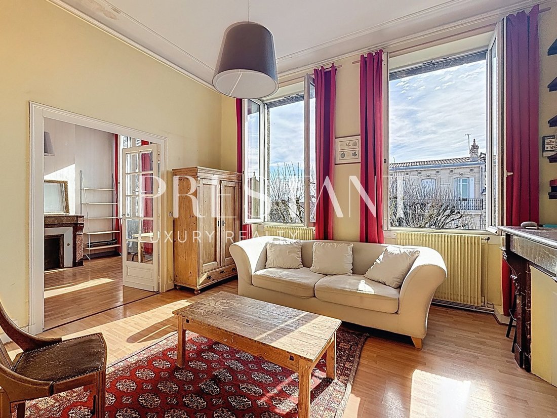 Apartment in Bordeaux, Nouvelle-Aquitaine, France 1 - 15538281