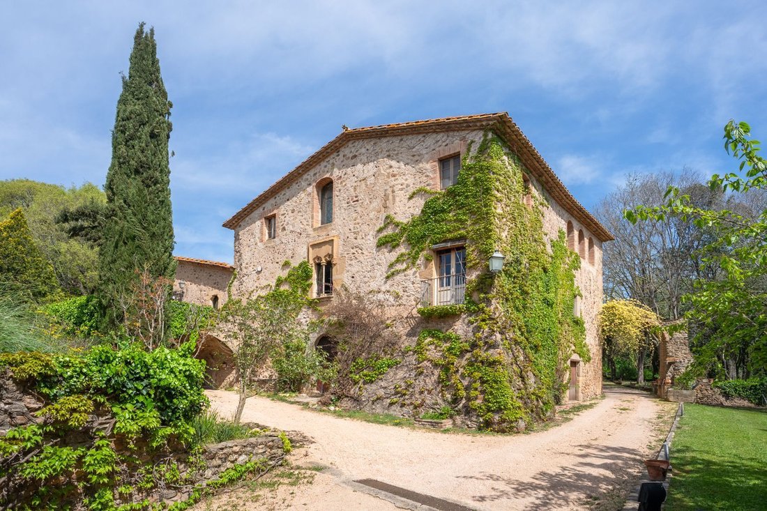 Country House in la Bisbal d'Emporda, Catalonia, Spain 2 - 15288506